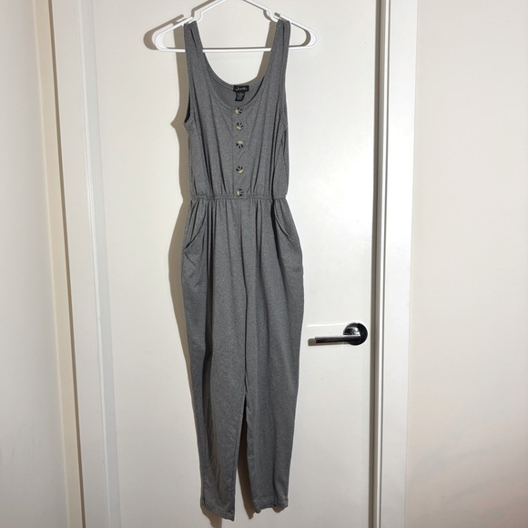 Ultra-soft Jersey Sleeveless Grey Jumpsuit with Pockets - Picture 2 of 7